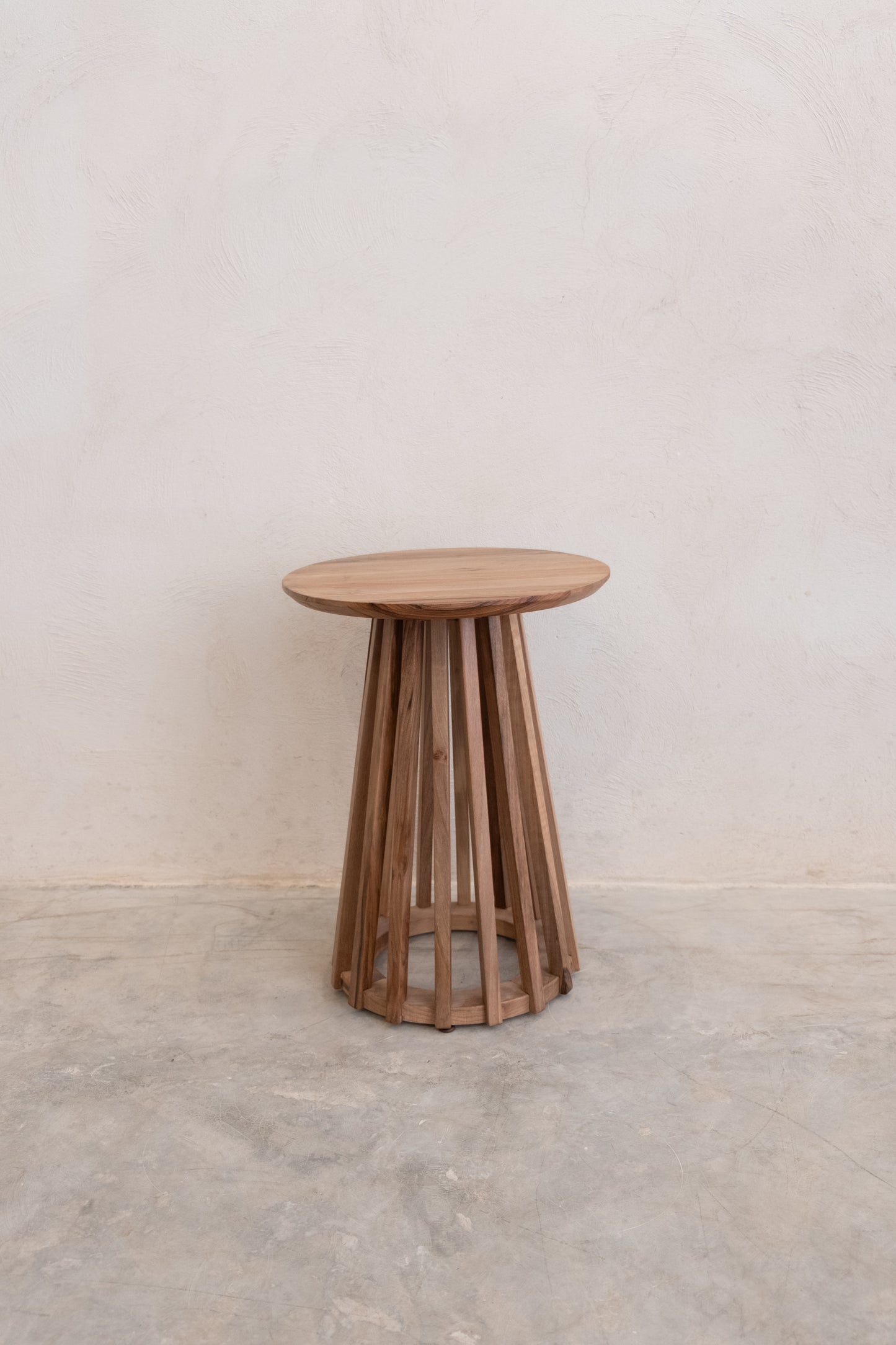 Table d'Appoint Ronde en Noyer - ALPHA