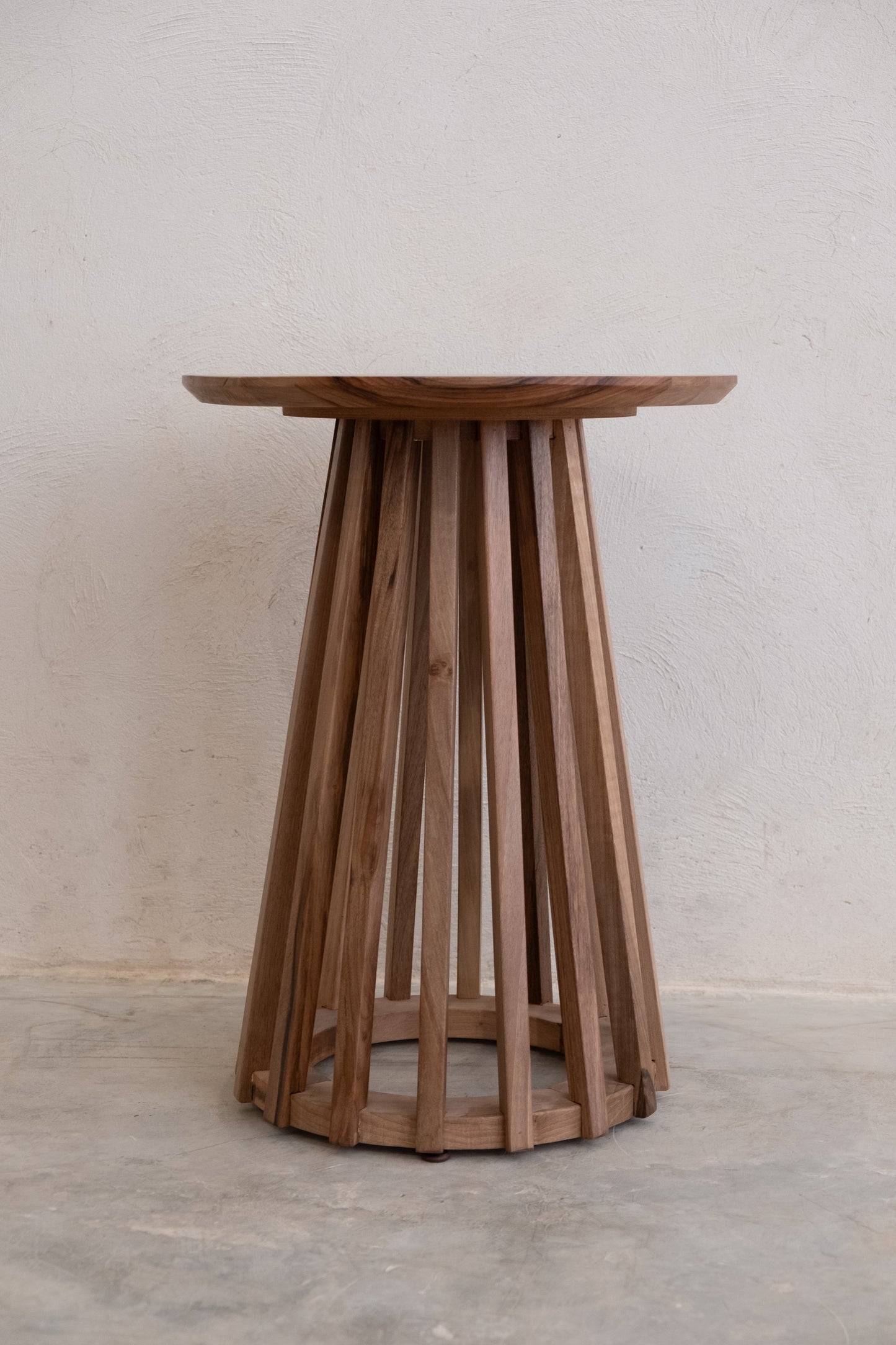 Table d'Appoint Ronde en Noyer - ALPHA
