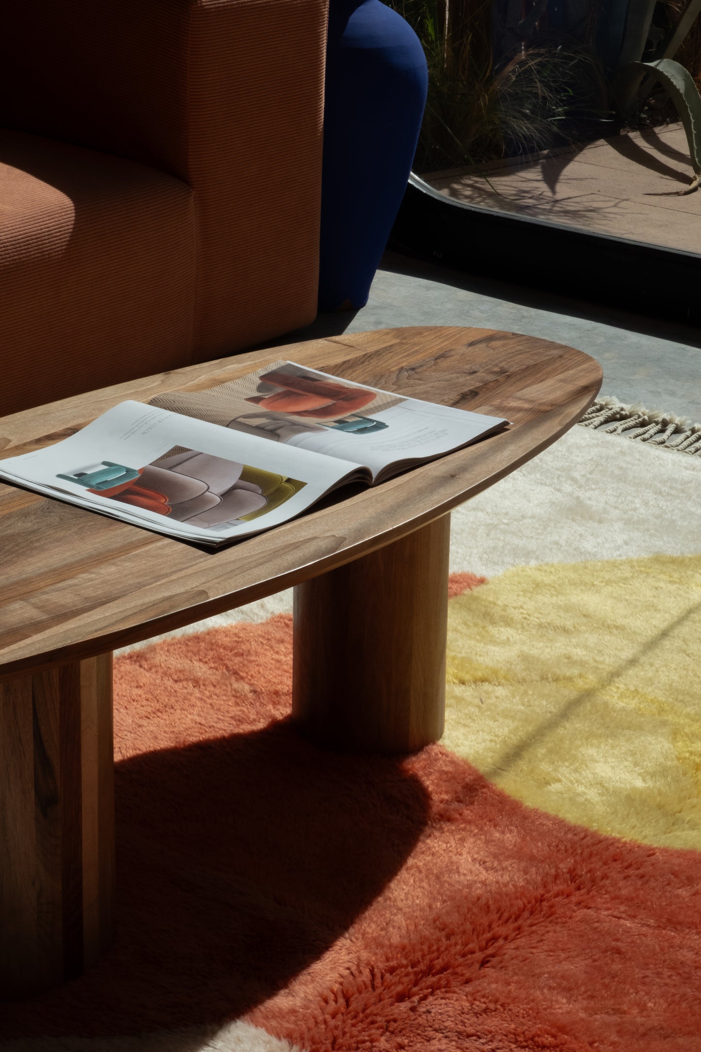 Table Basse Ovale en Noyer